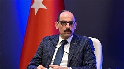 رئيس المخابرات التركية في يزور الجامع الأموي في دمشق