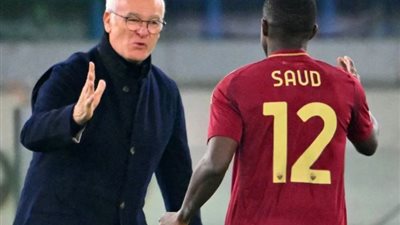 رانييري يشيد بسعود عبدالحميد بعد تألقه مع روما في الدوري الأوروبي