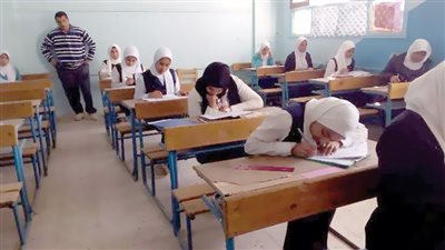 الوزارة ترفع شعار:ادفع عشان تتعلم