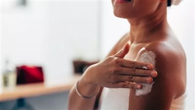 علاج حب الشباب بالجسم: الخيارات الفعّالة لبشرة أنقى