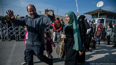 الأوضاع الأمنية تبطيء من عودة اللاجئين السوريين إلى بلادهم.. فيديو