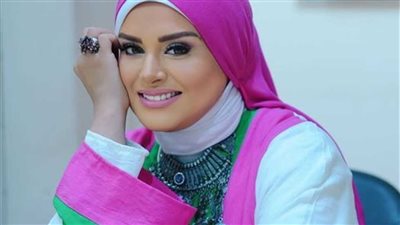 المذيعة لمياء فهمي تكشف سرًا خفيًا وراء ارتدائها الحجاب.. ما علاقة صلاة الفجر؟