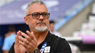 ميكالي و٣ مدربين في الصورة لقيادة الزمالك