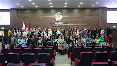 القومي للمرأة ينظم زيارة ميدانية لطلاب كلية الآداب بجامعة القاهرة 