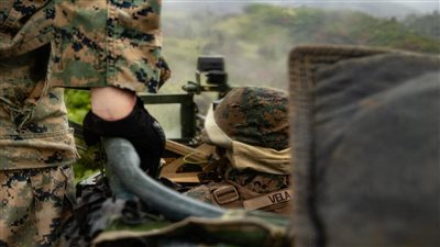 الولايات المتحدة تبدأ إجلاء جنودها من جزيرة أوكيناوا اليابانية 