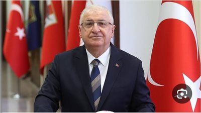 وزير الدفاع التركي:  أنقرة مستعدة لتوفير التدريب العسكري إذا طلبت الإدارة السورية ذلك