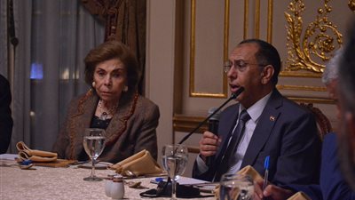 وزير الصناعة اليمني: الرئيس السيسي قائد حكيم وأرض مصر فرصة كبرى للاستثمار 