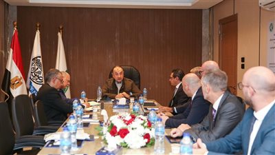  قطاع الأعمال تبحث مع 