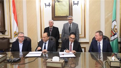 تصنيع علاجات مبتكرة للأورام في جامعة القاهرة 