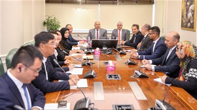 الحكومة تبحث  مستجدات إنشاء مجمع صناعي متكامل باستثمارات 1,65 مليار دولار