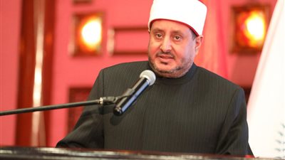  أستاذ الفقه المقارن يدعو إلى إنشاء مركز لإعداد المناهج لمكافحة الأفكار الضارة
