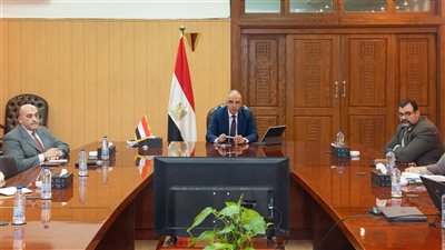 وزير الري يتابع إجراءات التحول الرقمي لمنظومة التراخيص بالوزارة