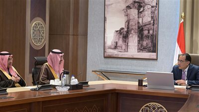 مدبولي يلتقي وزير الصناعة السعودي والوفد المرافق له