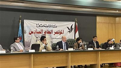 عواطف عبدالرحمن: سيطرة الحكومات والوزارات على المعلومة يشل حركة الصحفي والمجتمع 