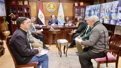 محافظ كفرالشيخ يناقش 11 شكوى في لقاء المواطنين 