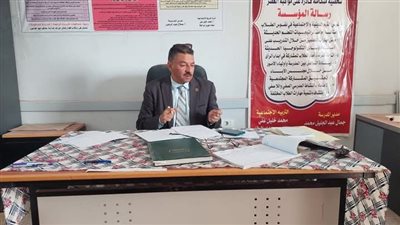 مدير تعليم نجع حمادي يؤكد على أهمية المتابعة اليومية لتسجيل الغياب 