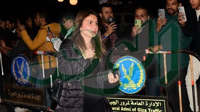 نجلاء بدر ولقاء سويدان وأحمد شاكر في عزاء نبيل الحلفاوي.. صور 