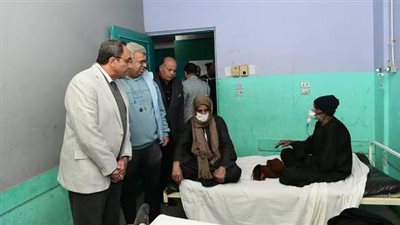 إصابة 12 مريضًا بالإختناق بمستشفي صدر قنا.. والمحافظ يطمئن على المصابين 