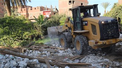 محافظ قنا يُوجه بتكثيف حملات الإزالة لمخالفات البناء 