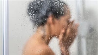 دراسة: الاستحمام بالماء الساخن يسبب التهابات شتوية وحساسية