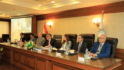المحافظ ينقل رسالة الرئيس لأبناء الجيزة