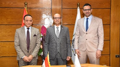 المنشاوي يلتقي خلاف المُشارك ضمن فريق بحثي توصل لاكتشاف مُستقبل حسّي جديد(ELKIN1) 