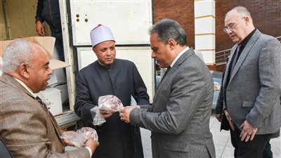 تسلم دفعة جديدة من اللحوم لتوزيعها على الأسر الأولى بالرعاية في الشرقية