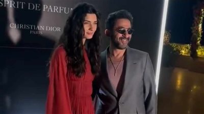 برفقة التجمة توبا.. أحمد حلمي يتألق في أحدث جلسة تصوير 