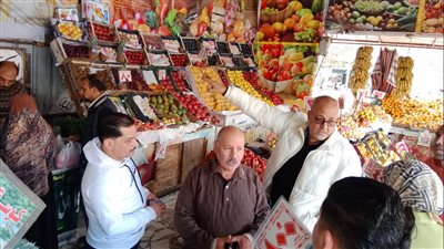 تحرير 11 محضر وغرامات فورية على منافذ الخضار بالمنصورة