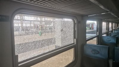  رشق الأطفال للقطارات بالحجارة..  النقل تواصل مناشدتها للمواطنين بالمشاركة معها  في التوعية