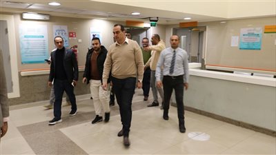 رئيس هيئة الرعاية الصحية يواصل الجولات الليلية المفاجئة للمنشآت بالإسماعيلية