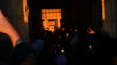  الفيوم تحتفل بظاهرة تعامد الشمس على قدس الأقداس معبد قصر قارون