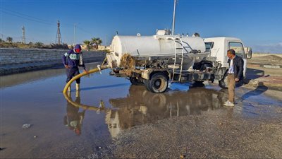 محافظ كفر الشيخ يتابع جهود رفع مياه الأمطار بمصيف بلطيم 