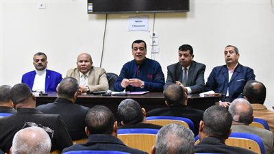 وكيل تعليم سوهاج يعقد إجتماعا استعدادا لامتحانات نصف العام 