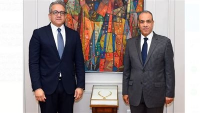 مرشح مصر لمنصب مدير عام منظمة اليونسكو يستعرض نتائج جولاته