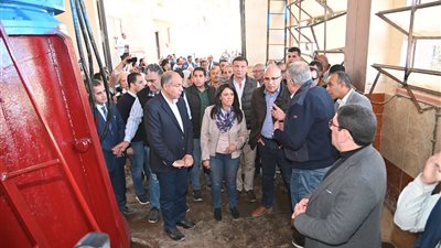 وزير الري يتفقد محطة طرفا ٣ بالمنيا ونماذج للمدارس الحقلية بمحطة ١٤ 