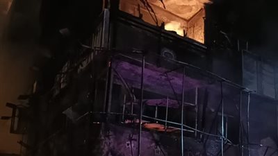 النار أضاءت السماء.. 180 دقيقة قاسية من حريق مطعم تفويلة في فيصل