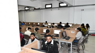 إنطلاق أول تجربة للامتحانات الإلكترونية ببيطري قناة السويس