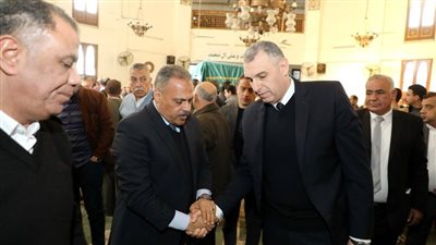 محافظ الشرقية يقدم واجب العزاء في مدير مكتب مدير أمن الشرقية| صور