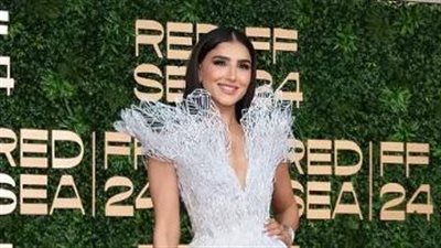 مي عمر زهرة الأناقة في حفل 