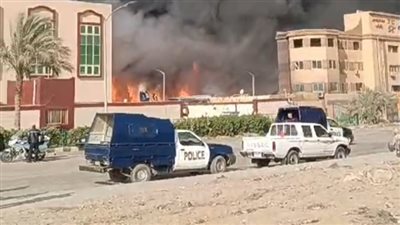  8 حالات اختناق ومشاركة 22 سيارة إطفاء وإسعاف بحريق مصنع الفوم بالعاشر 