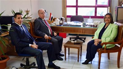 حلمي النمنم فى زيارة لكلية إعلام جامعة 6 أكتوبر 