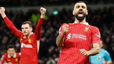 صلاح يواصل التألق ويسجل هدفين في شباك توتنهام ليعزز صدارته للهدافين