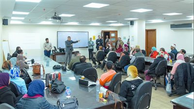 محافظ الإسكندرية يتابع فعاليات البرنامج التدريبي 