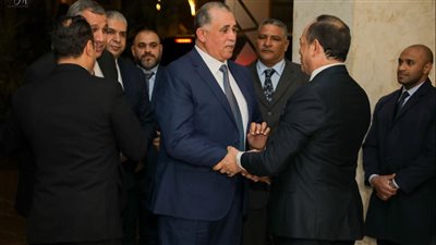 نقيب المحامين يتفق مع وزير الإسكان على حل إشكاليات مدن وأندية النقابة