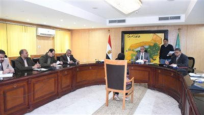 محافظ الفيوم يوجه بتوفير فرص عمل بالقطاع الخاص للشباب وذوي الهمم