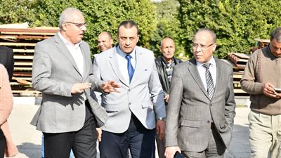 رئيس جامعة قناة السويس يتفقد الكلية المصرية الصينية للتكنولوجيا التطبيقية