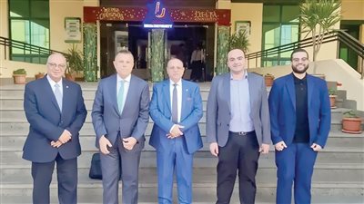 «المتينى» رائد زراعة الكبد فى مصر والشرق الأوسط فى لقاء علمى مع طلاب جامعة الدلتا