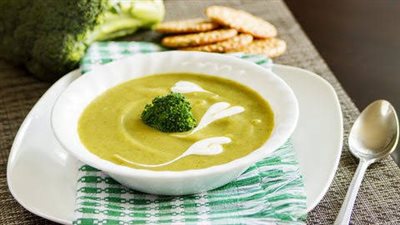 طريقة عمل شوربة البروكلي بالكريمة| صحية ولذيذة