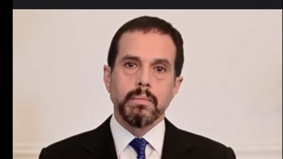 السنوسي يدعو إلى اعتماد الدستور الملكي لإعادة بناء ليبيا